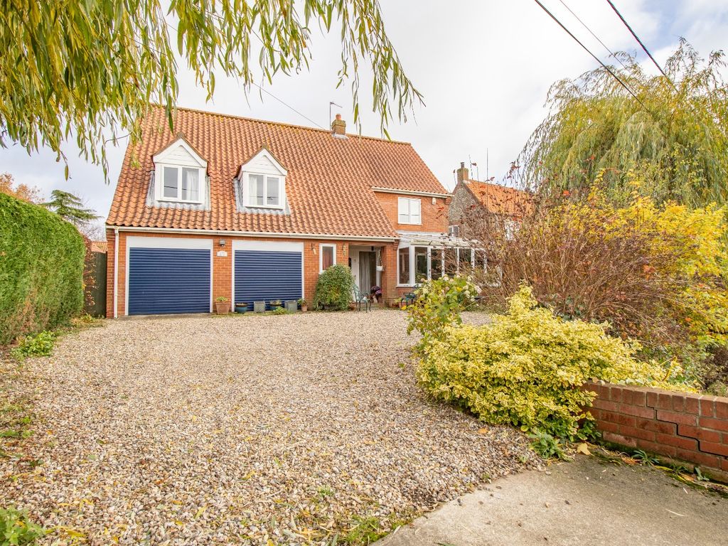 4 bed detached house for sale in School Road, Brisley, Dereham NR20, £