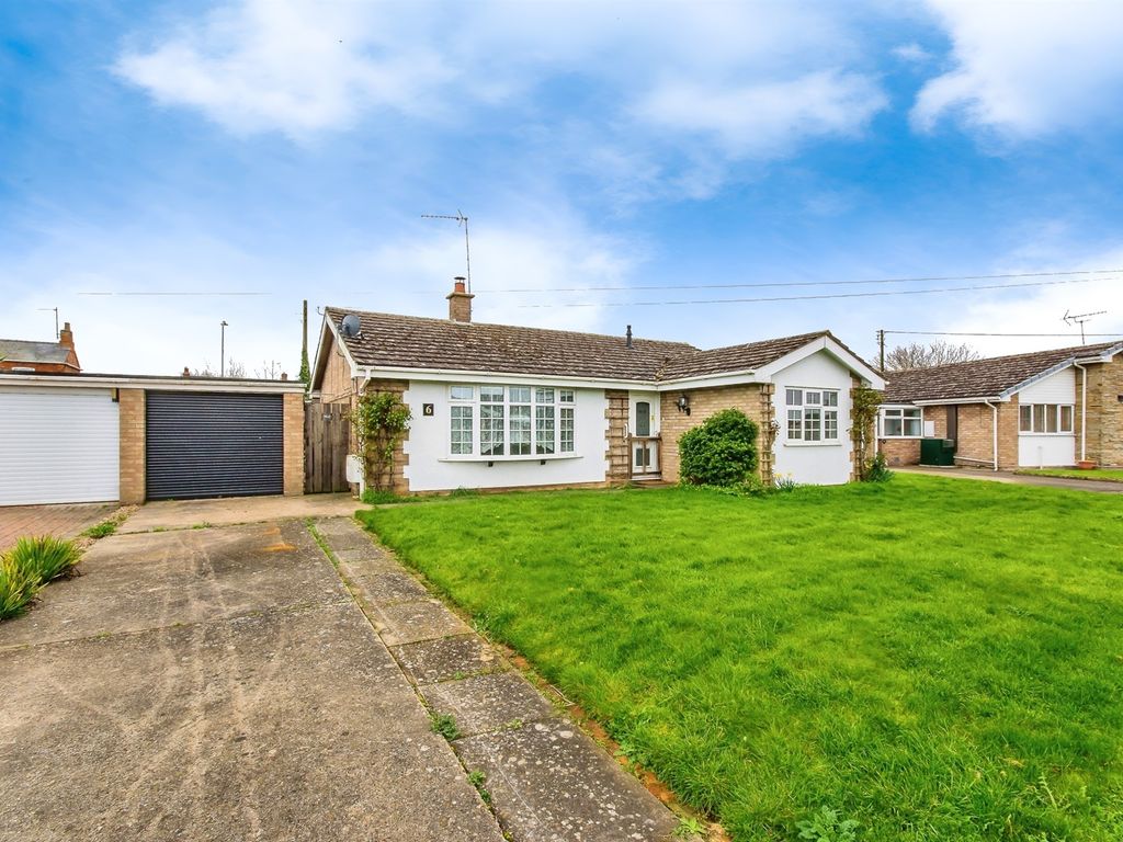 3 bed detached bungalow for sale in St. Marys Crescent, Swineshead