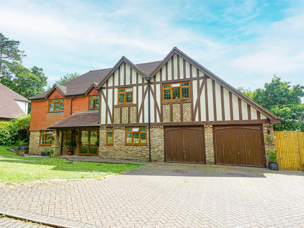 6 bed detached house for sale in St. Helens Park Road, Hastings TN34, £