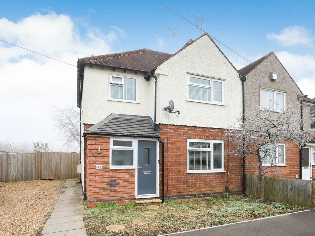 3 bed semidetached house for sale in Lawrence Road, Rugby CV21, £