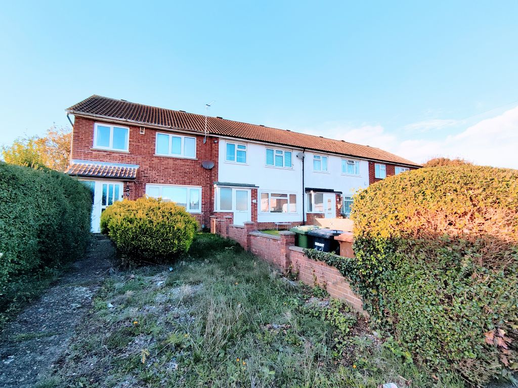 3 bed end terrace house to rent in Skarespeare Road, Wellingborough NN8, £1,000 pcm Zoopla