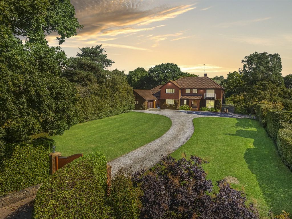 5 bed detached house for sale in Barton Close, Exton, Exeter EX3, £