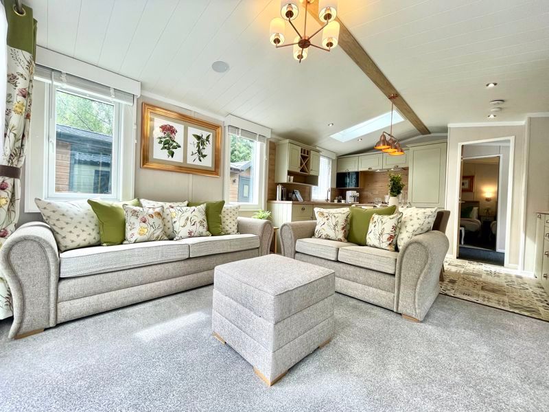 2 bed mobile/park home for sale in Ambleside Road, Troutbeck Bridge