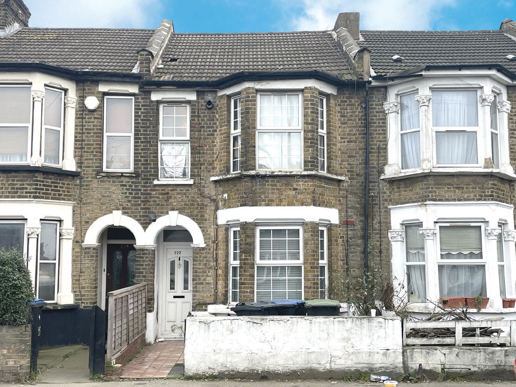 2 bed flat for sale in Montagu Road, London N18, £165,000 Zoopla