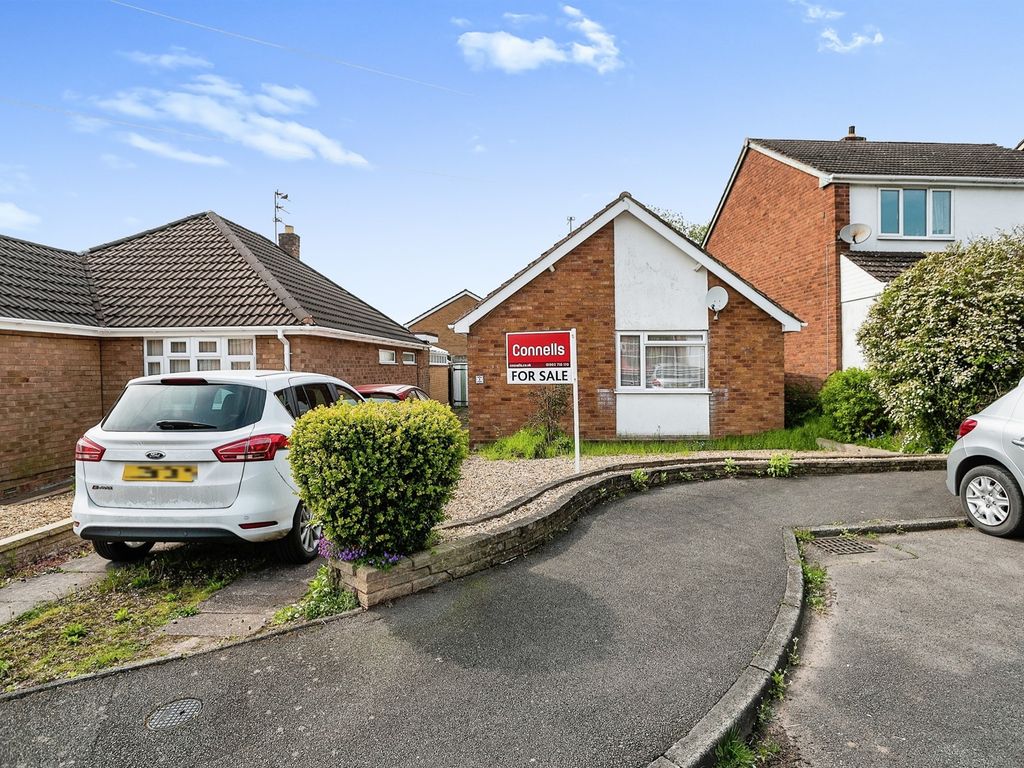 2 bed detached bungalow for sale in Tenbury Gardens, Penn