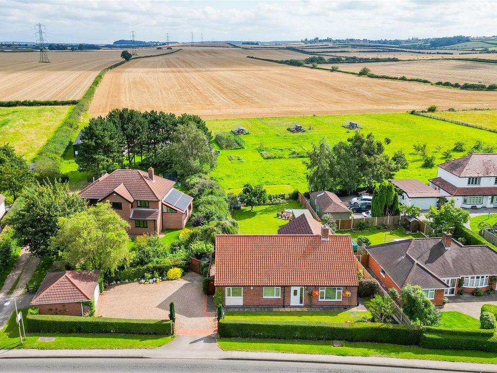 3 bed detached bungalow for sale in Loughborough Road, Bradmore
