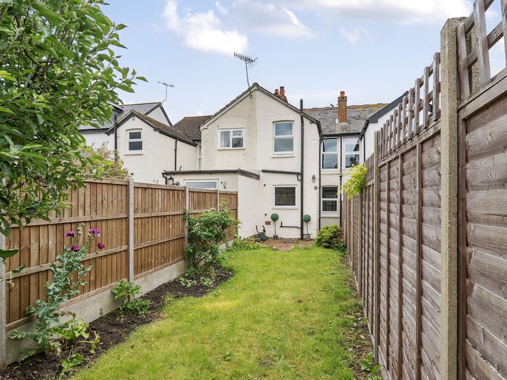 2 bed terraced house to rent in Allingham Road, Reigate RH2, £1,875 pcm