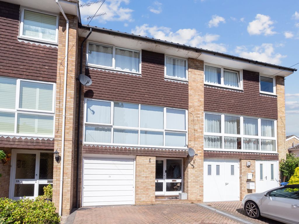 4 bed terraced house for sale in Boulters Gardens, Maidenhead SL6, £