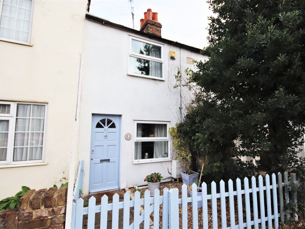 2 bed terraced house to rent in Westborough Road, Maidenhead, Berkshire