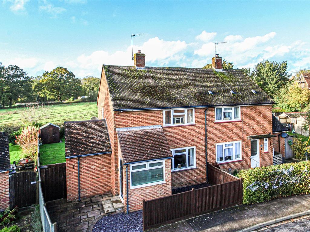 2 bed semidetached house for sale in Chantlers Mead, Cowden