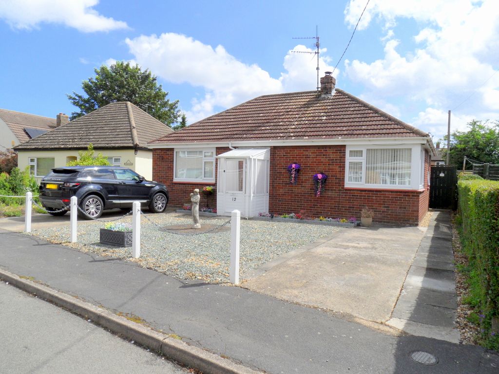 2 bed detached bungalow for sale in Anne Road, Sutton Bridge, Spalding