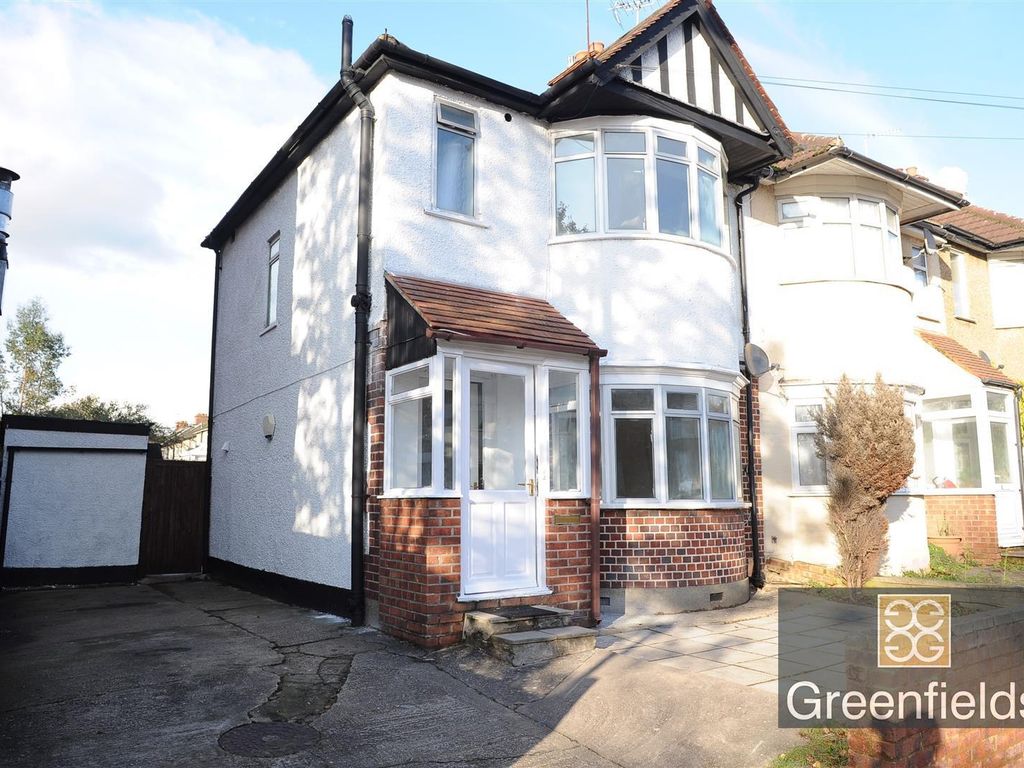 3 bed end terrace house to rent in Chelston Approach, Ruislip Manor