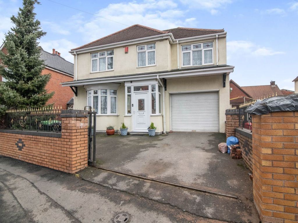4 bed detached house for sale in Halesowen Road, Cradley Heath B64 Zoopla