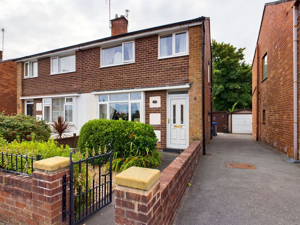 3 bed semidetached house for sale in Meanwood Avenue, Blackpool FY4 Zoopla
