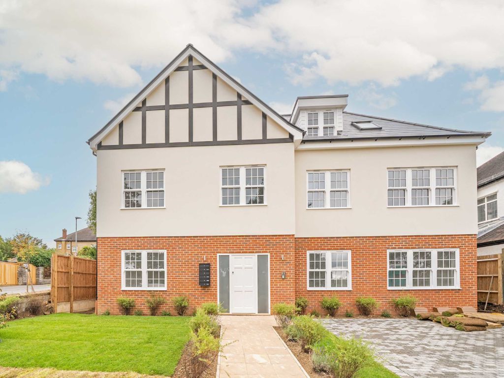 New home, 3 bed flat for sale in Alexandra Drive, Berrylands, Surbiton