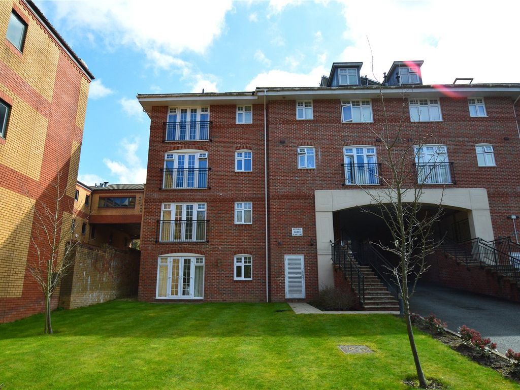 2 bed flat to rent in Ashton Court, 135 Croydon Road, Caterham, Surrey
