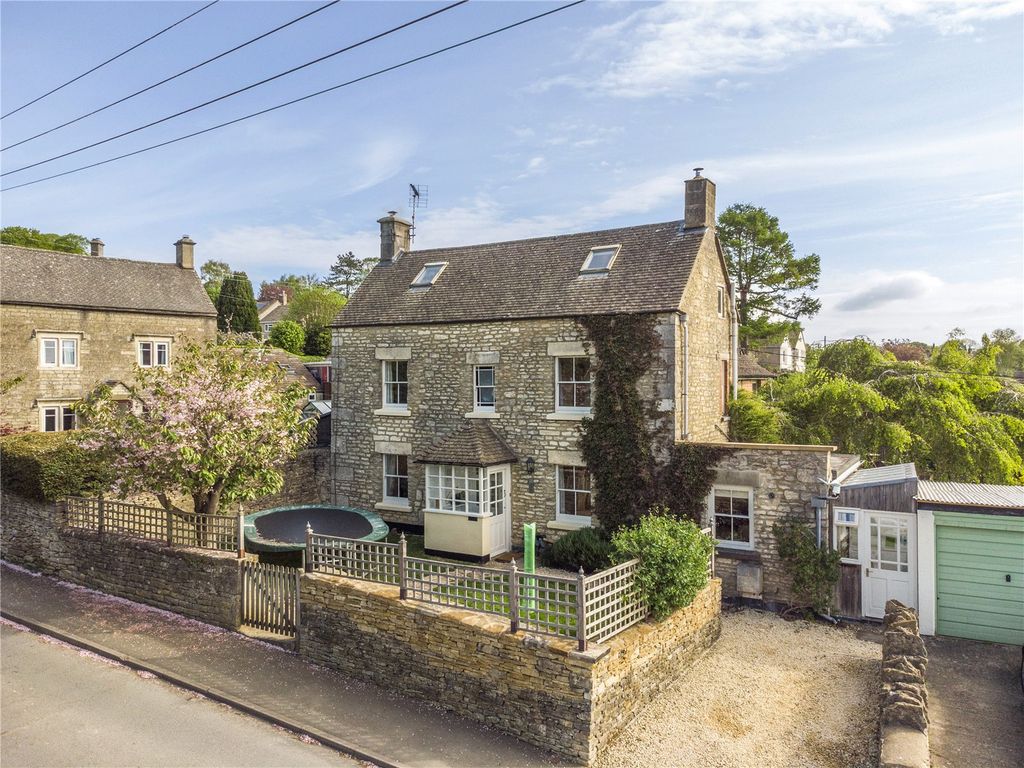 4 bed semidetached house for sale in Randalls Green, Chalford Hill