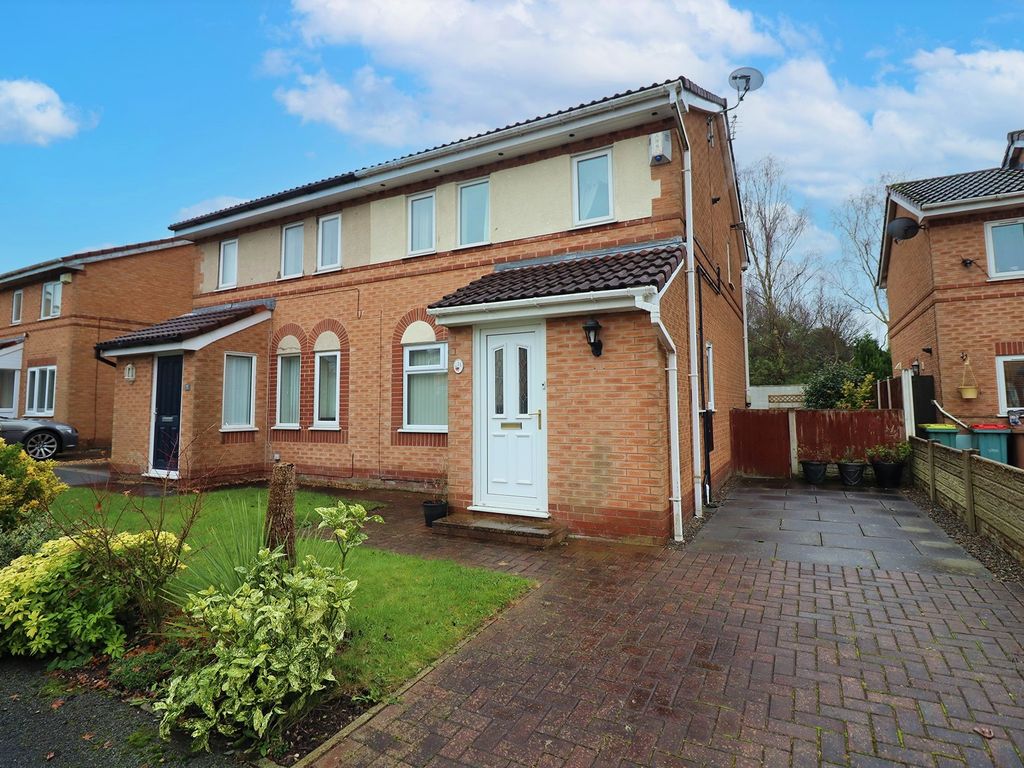 3 bed semidetached house for sale in Rose Lea, Preston PR2, £172,000