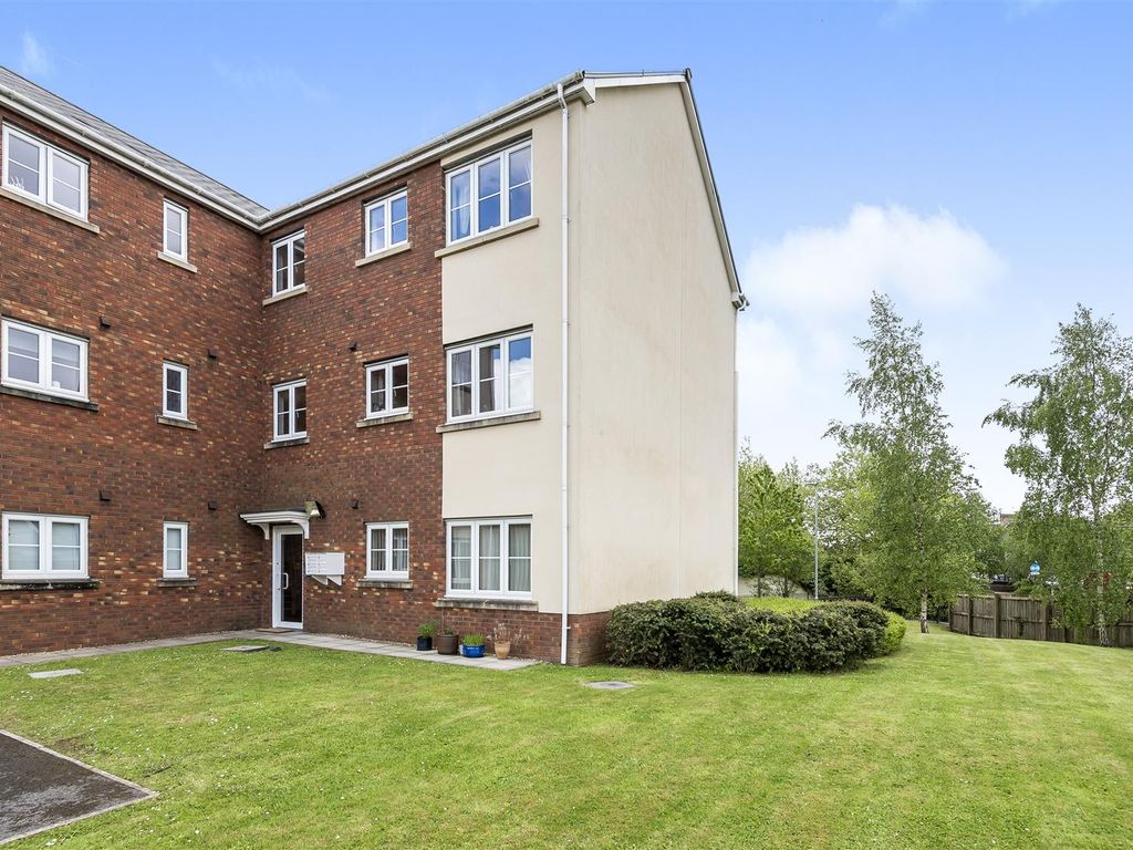 2 bed flat for sale in Ffordd Cambria, Pontarddulais, Swansea SA4 Zoopla