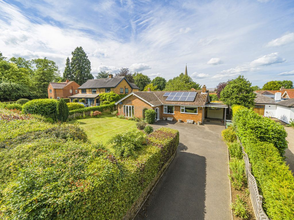 3 bed bungalow for sale in Rectory Lane, Harlaxton, Grantham