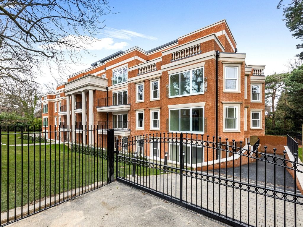 New home, 2 bed flat for sale in Lincoln Court, Old Avenue, Weybridge, Surrey KT13, £795,000