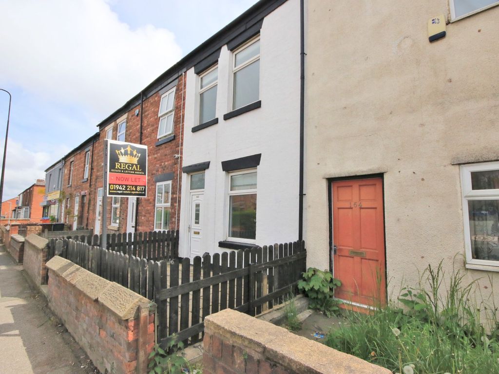 3 bed terraced house to rent in Ormskirk Road, Pemberton, Wigan WN5