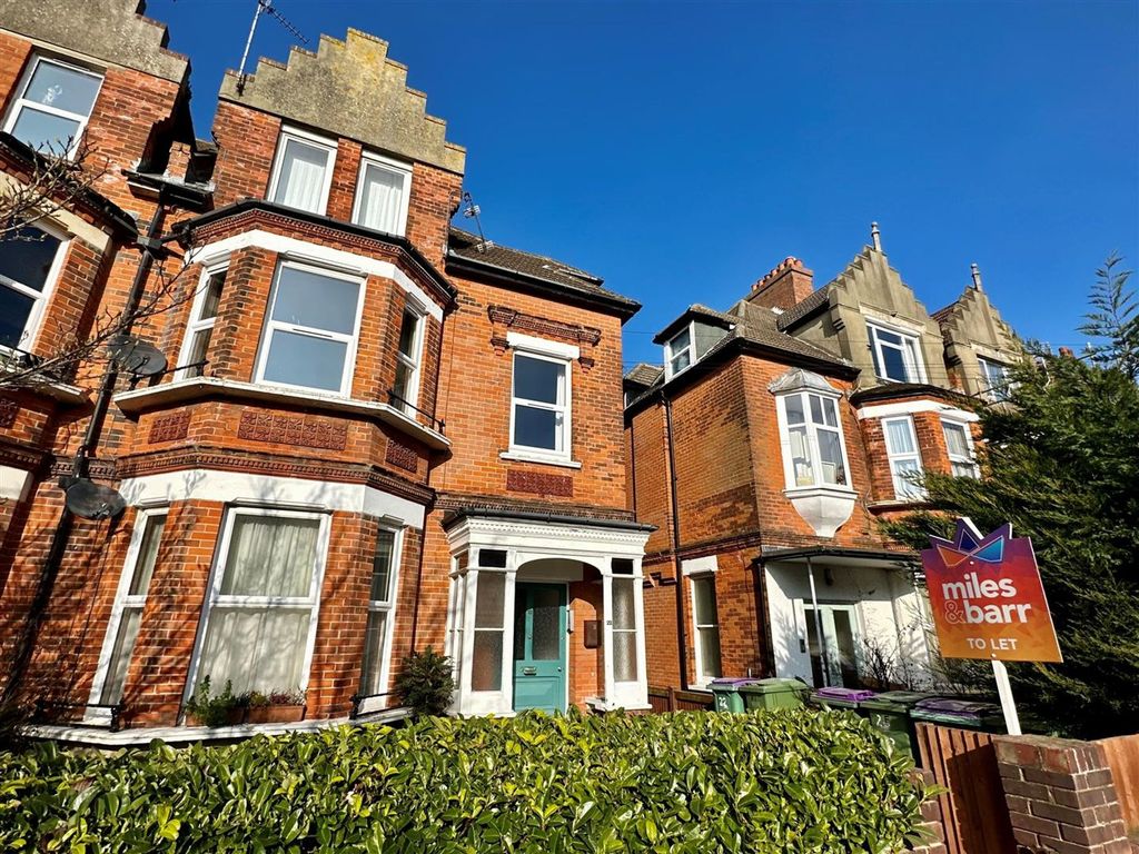 2 bed flat to rent in Kingsnorth Gardens, Folkestone CT20 Zoopla