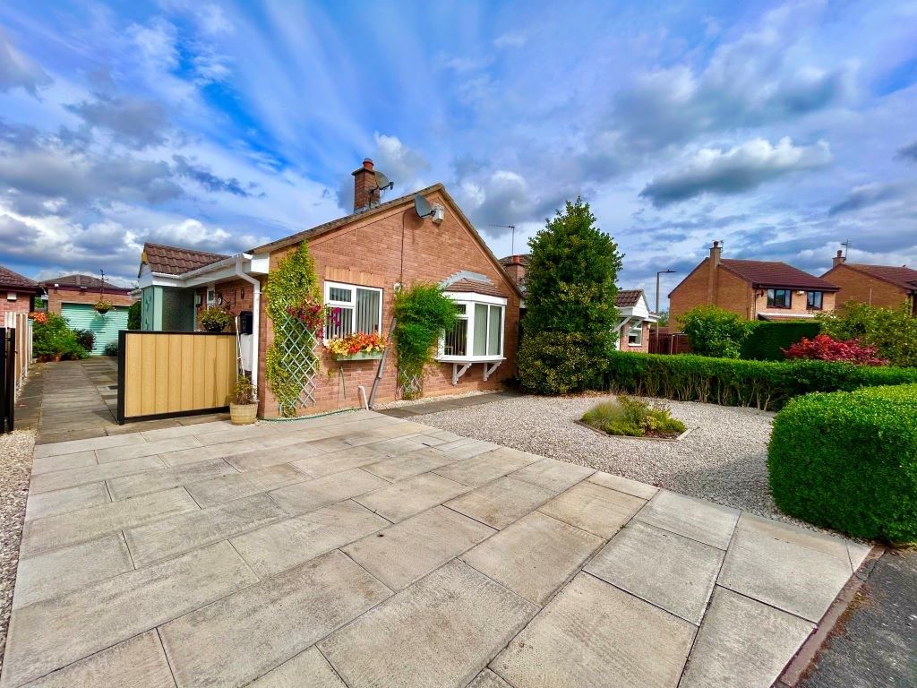 3 bed bungalow for sale in Summerfields Drive, Blaxton, Doncaster DN9
