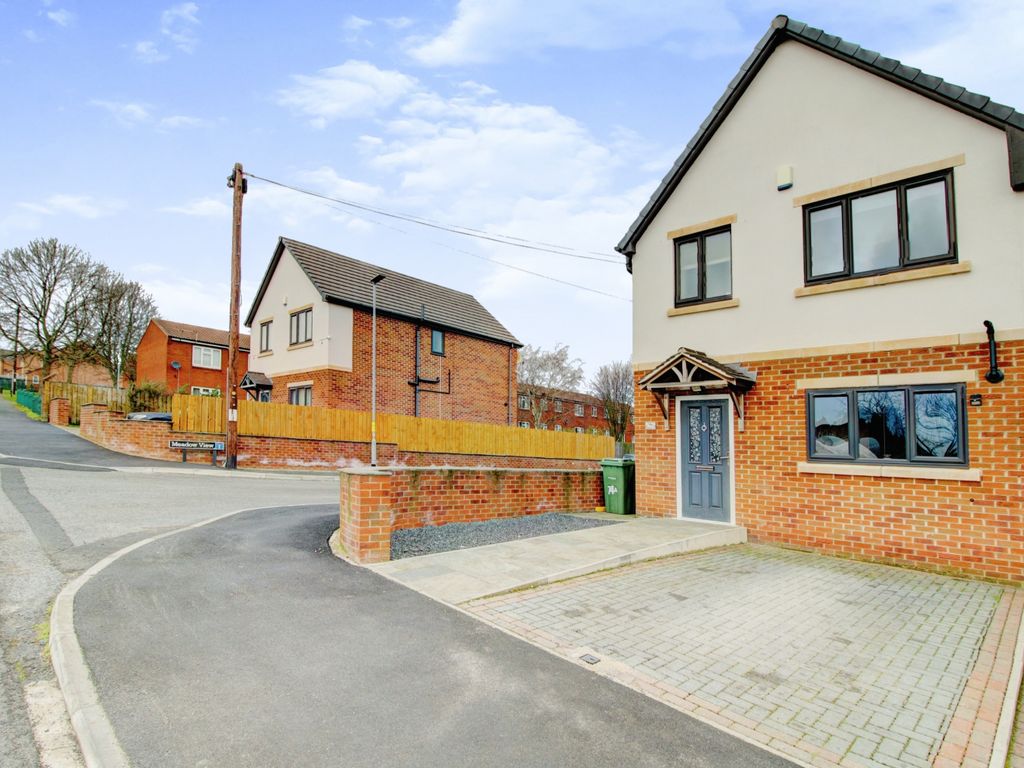 3 bed semidetached house for sale in School Street, Upton, Pontefract