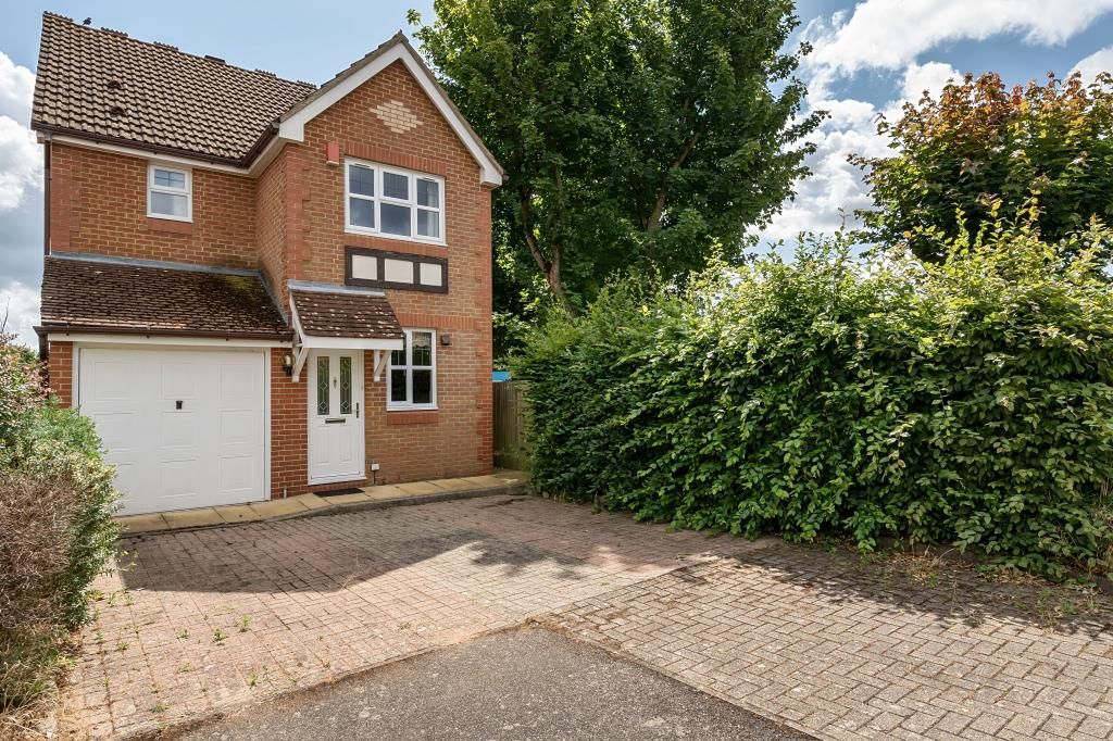 3 bed detached house for sale in Virginia Water, Surrey GU25, £600,000