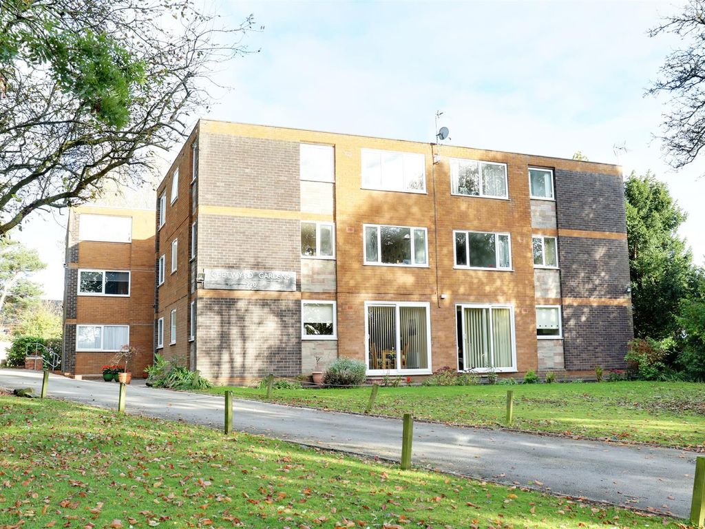2 bed flat to rent in Chetwynd Gardens, Stafford Road, Cannock WS11, £