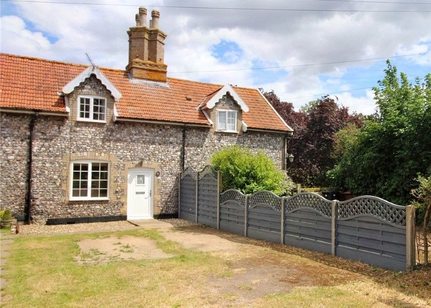 3 bed terraced house for sale in 31 Langley Green, Langley, Norwich