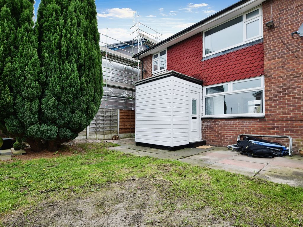 3 bed semidetached house for sale in Chepstow Avenue, Sale, Greater