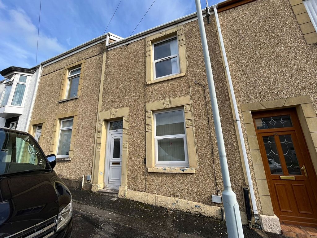 3 bed terraced house to rent in Sebastopol Street, Swansea, St Thomas