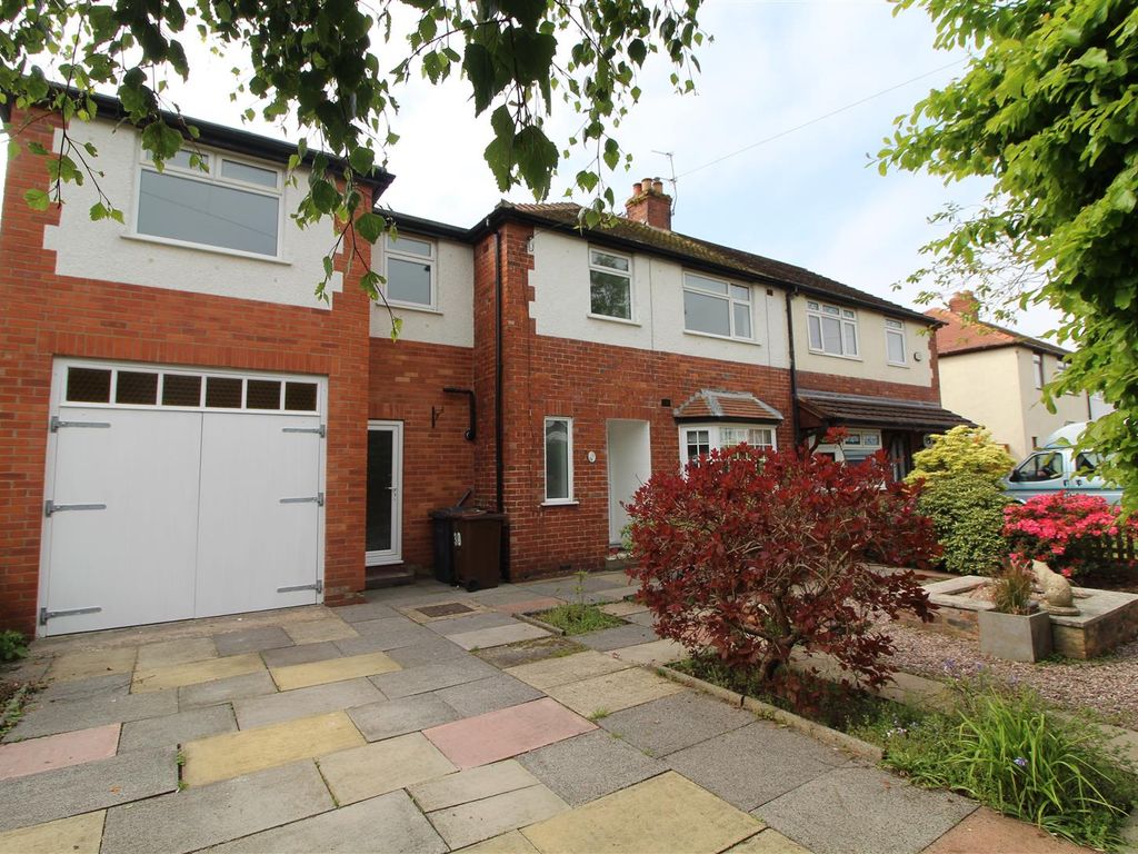4 bed semidetached house to rent in Lonsdale Road, Formby, Liverpool