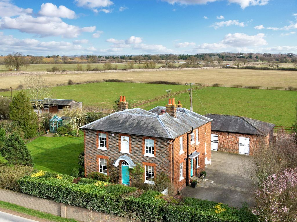 5 bed detached house for sale in Howe Lane, Binfield, Bracknell