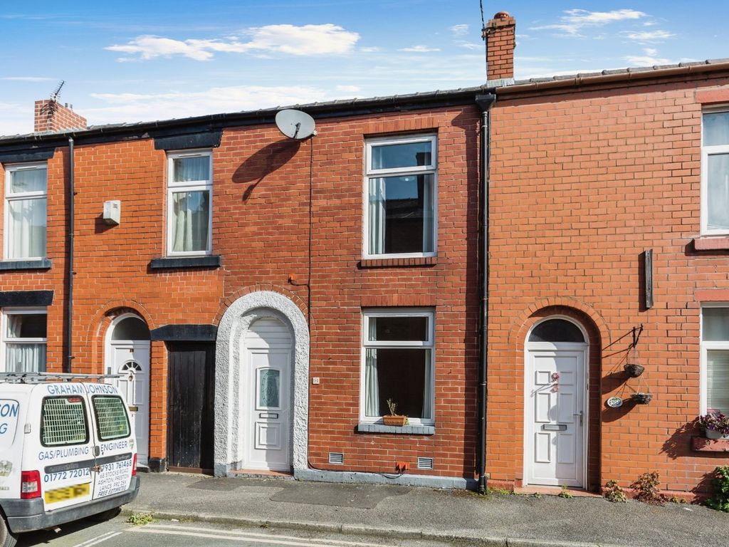 2 bed terraced house to rent in Anderton Street, Chorley, Lancashire
