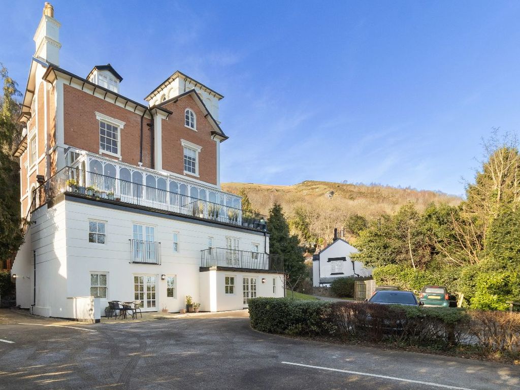 2 bed flat for sale in St. Anns Road, Malvern WR14, £220,000 Zoopla