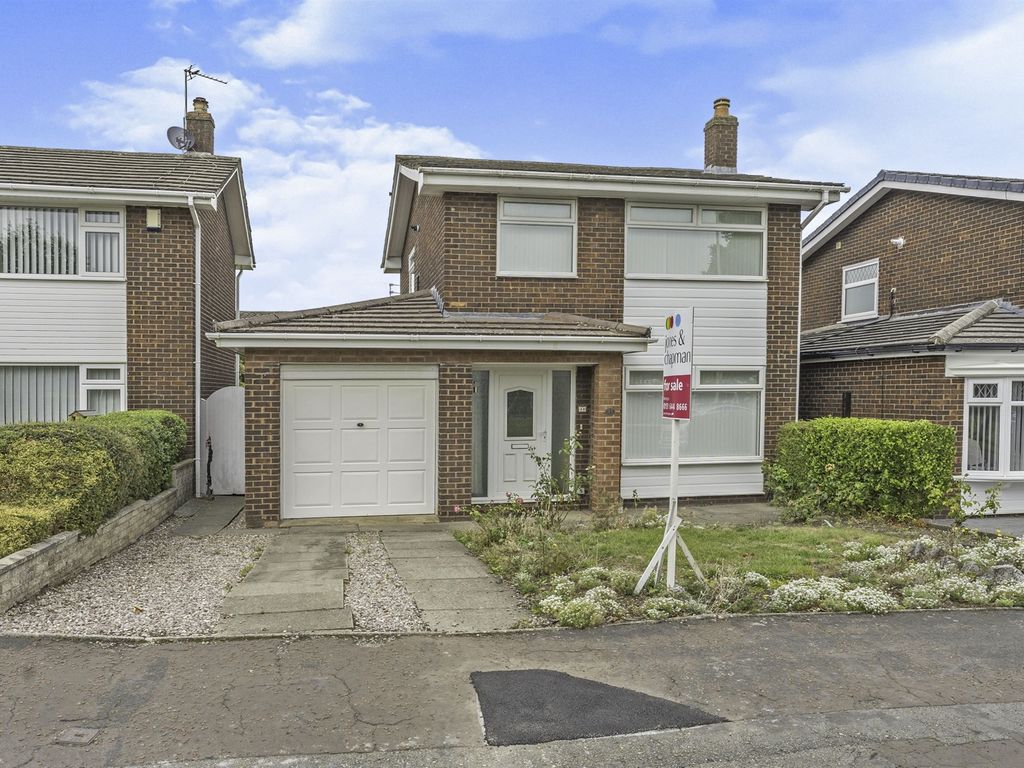 3 bed detached house for sale in Dibbins Hey, Spital, Wirral CH63 Zoopla