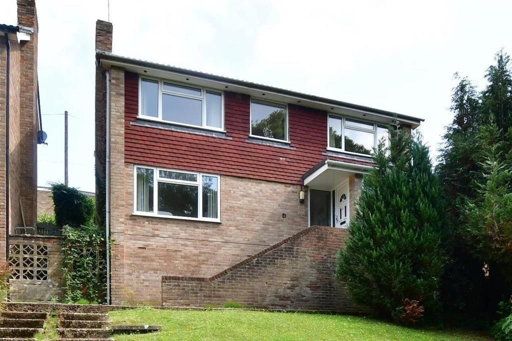 4 bed detached house for sale in Milton Crescent, East Grinstead, West