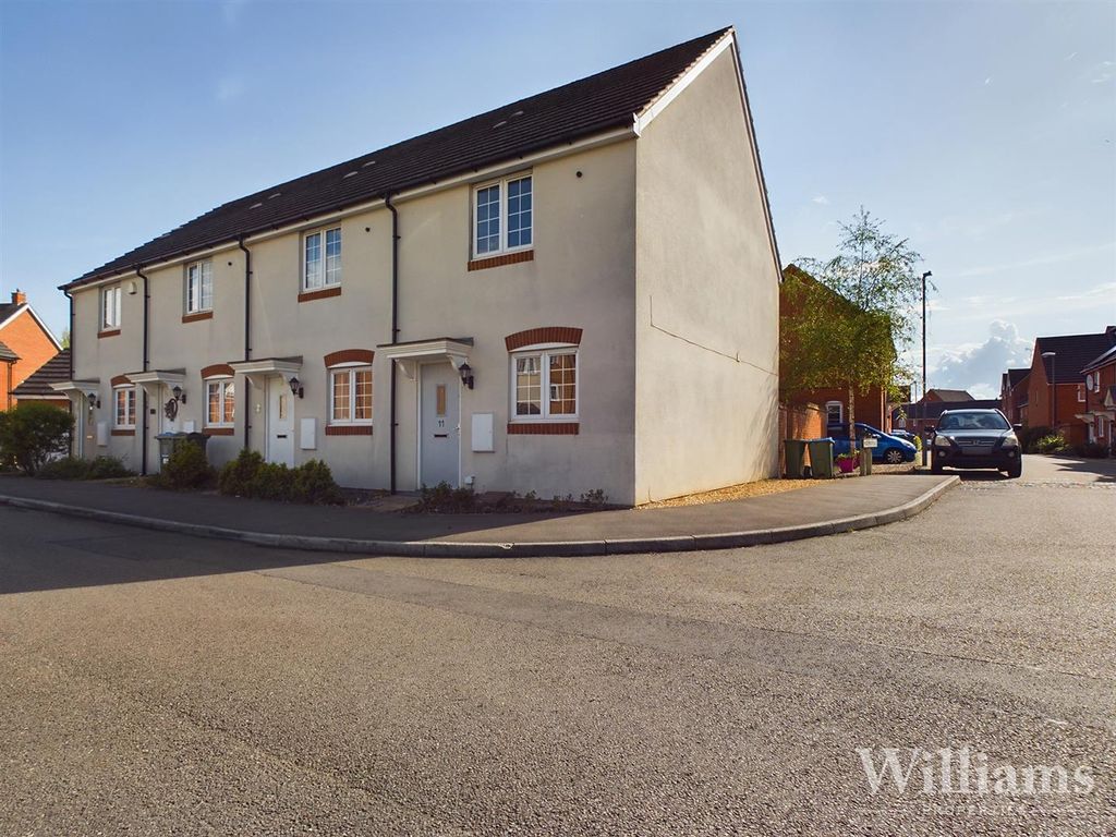 2 bed end terrace house for sale in Hancock Close, The Green, Aylesbury