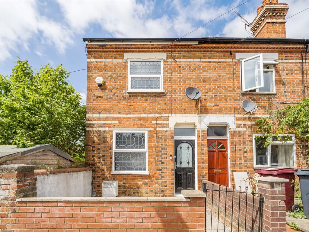 3 bed end terrace house to rent in Filey Road, Reading RG1 Zoopla