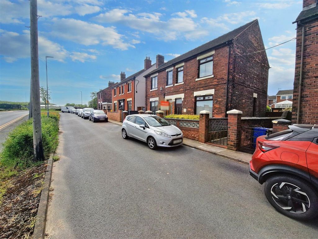 2 bed semidetached house for sale in Mossfield Road, Adderley Green
