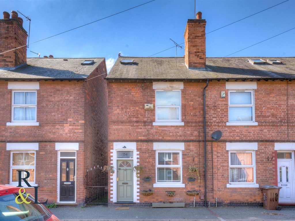 3 bed end terrace house for sale in Woolmer Road, The Meadows