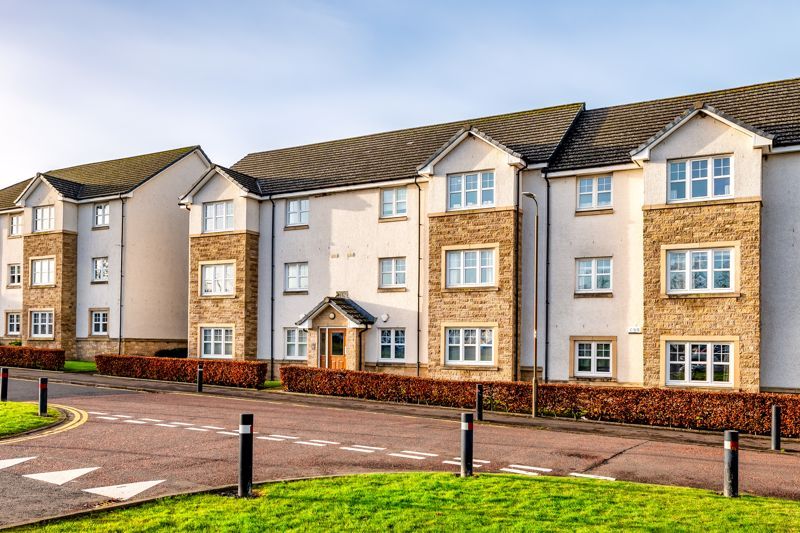 2 bed flat for sale in Melville Crescent, Larbert FK5, £148,000 Zoopla