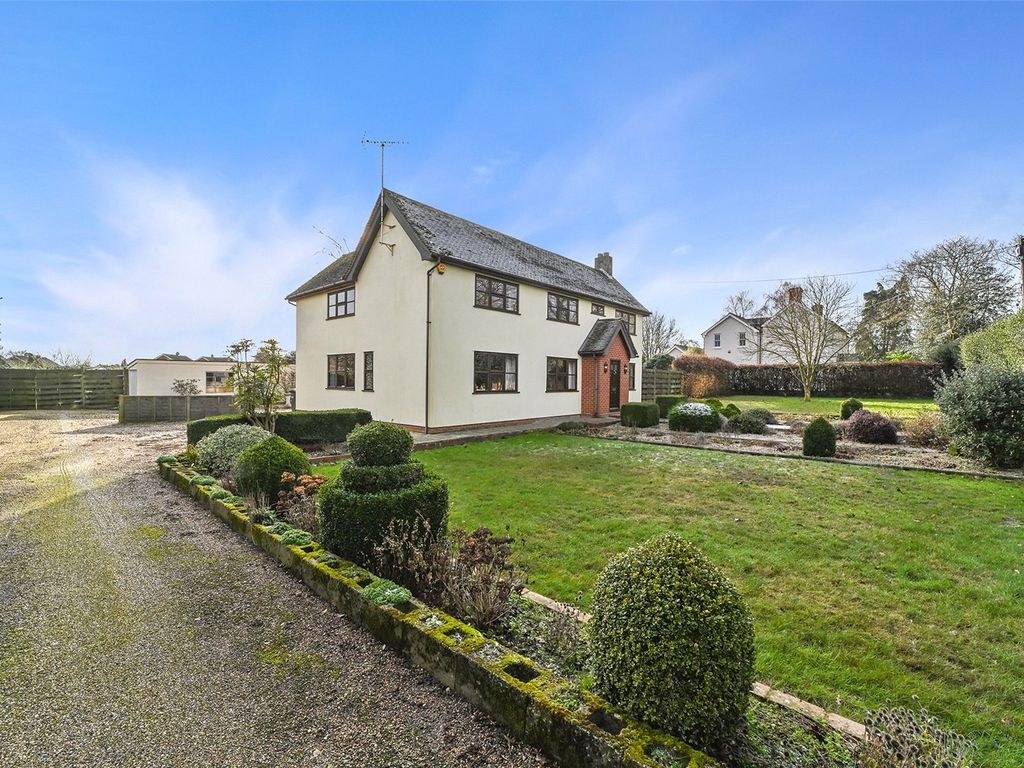 3 bed country house for sale in Straight Road, East Bergholt