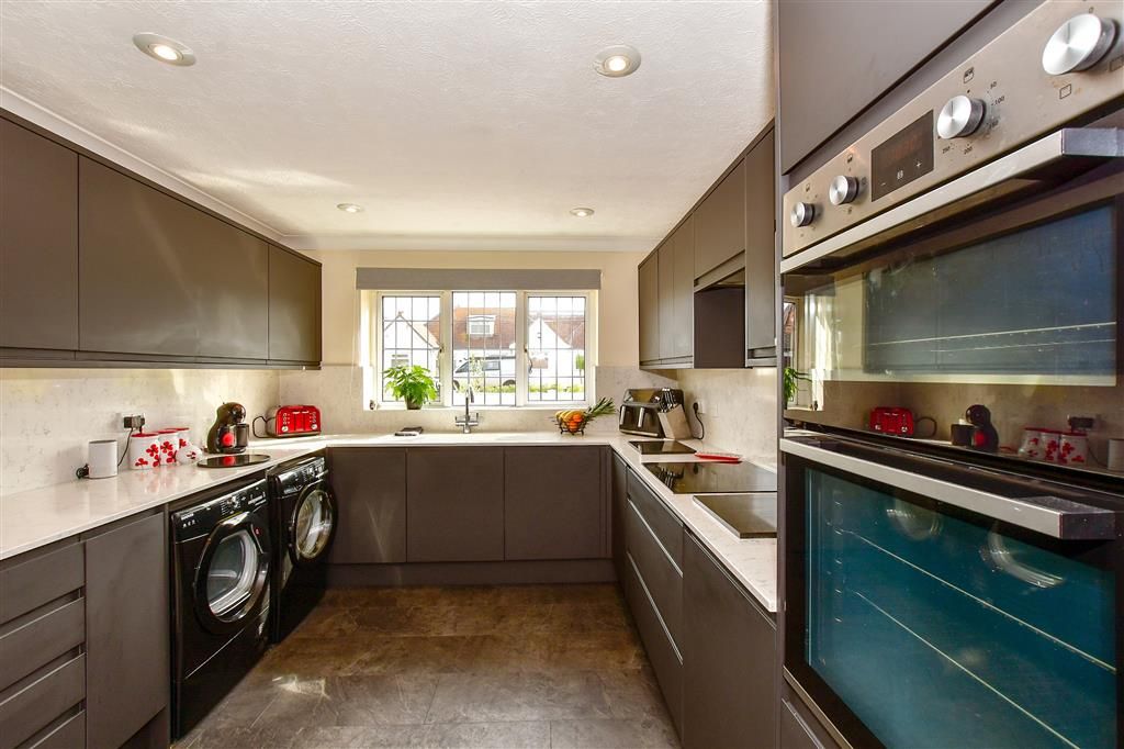 3 bed detached house for sale in The Parade, Greatstone, Kent TN28, £