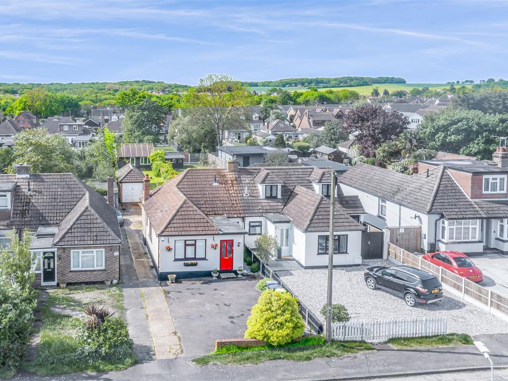 2 bed semidetached bungalow for sale in Park Gardens, Hockley SS5 Zoopla