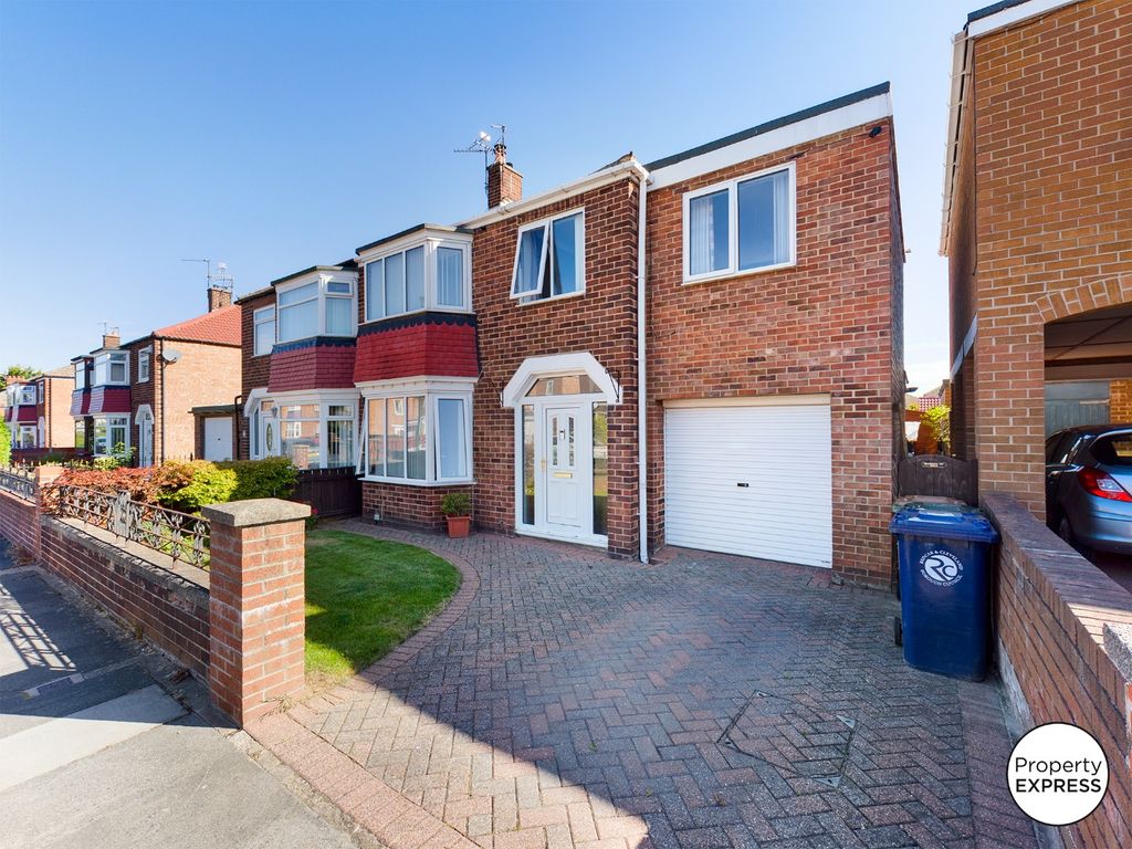 4 bed semidetached house for sale in Lime Road, Normanby, North