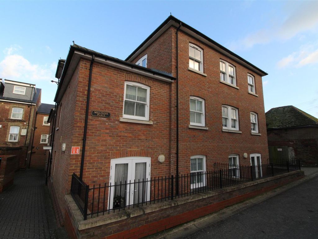 1 bed flat to rent in Milliners Place, Matthew Street, Dunstable LU6